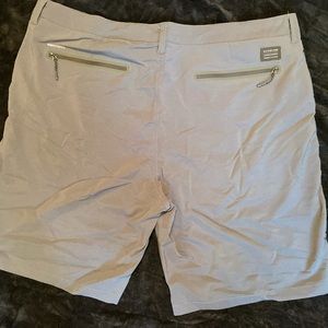 Quicksilver | Men’s 40 | Gray Shorts